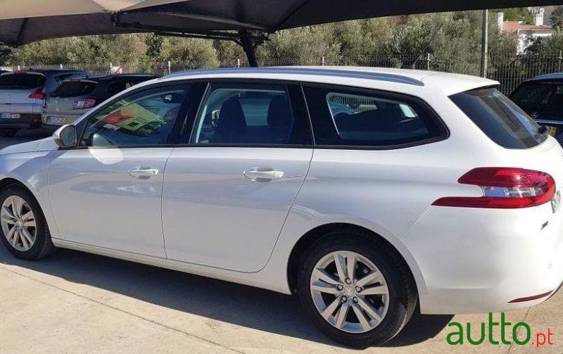 2015' Peugeot 308 Sw photo #2