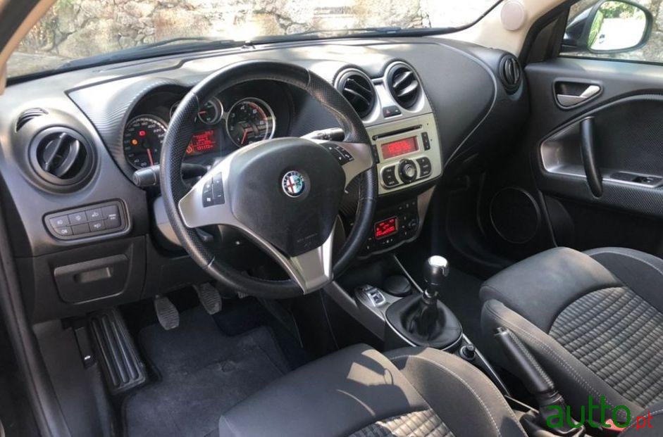 2010' Alfa Romeo MiTo Nacional photo #2