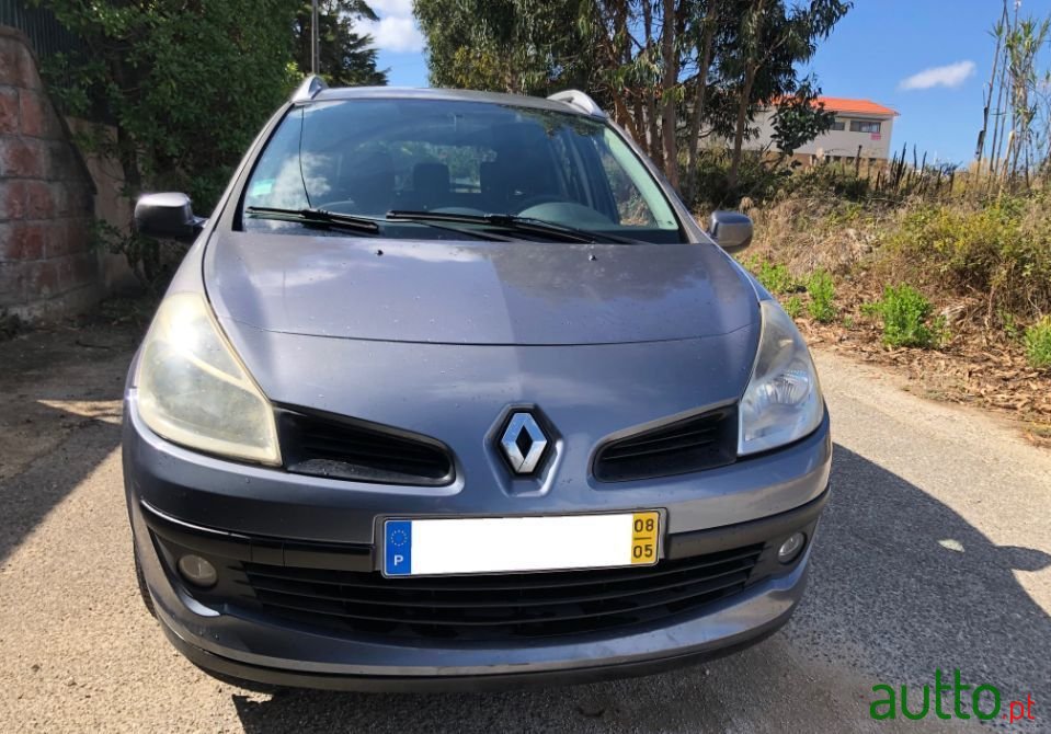 2008' Renault Clio Break photo #2