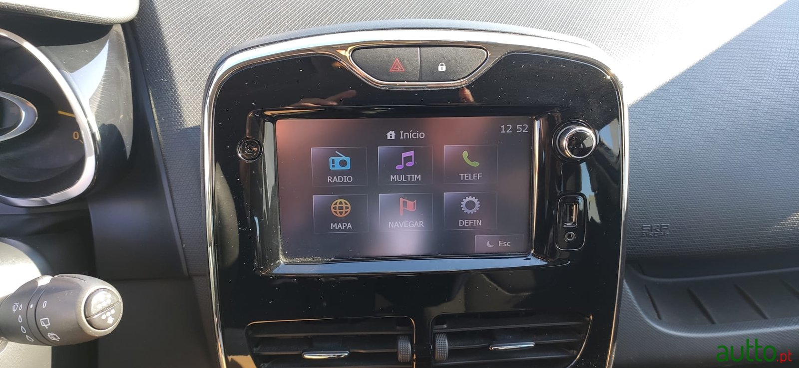 2013' Renault Clio photo #4