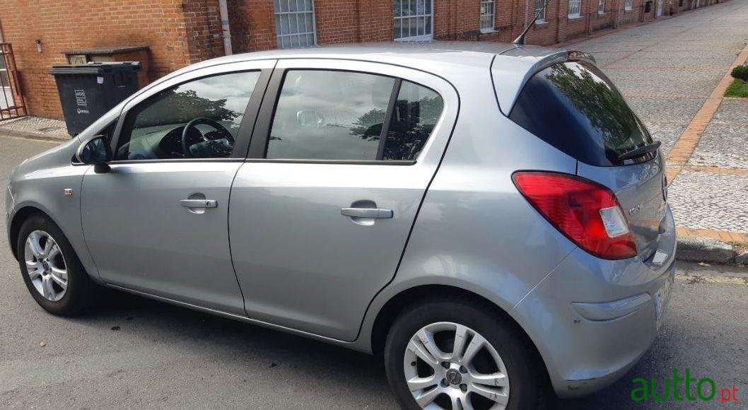 2012' Opel Corsa photo #3