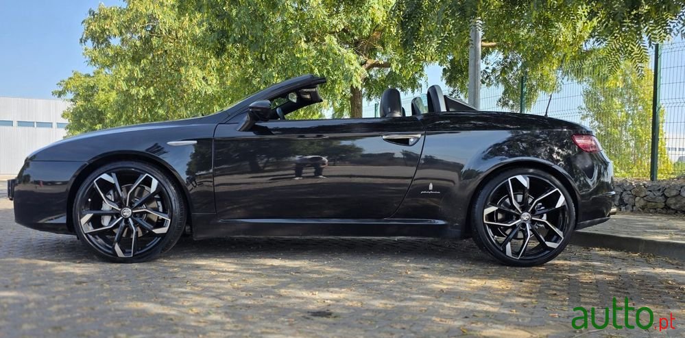 2008' Alfa Romeo Spider 2.4 Jtdm photo #4