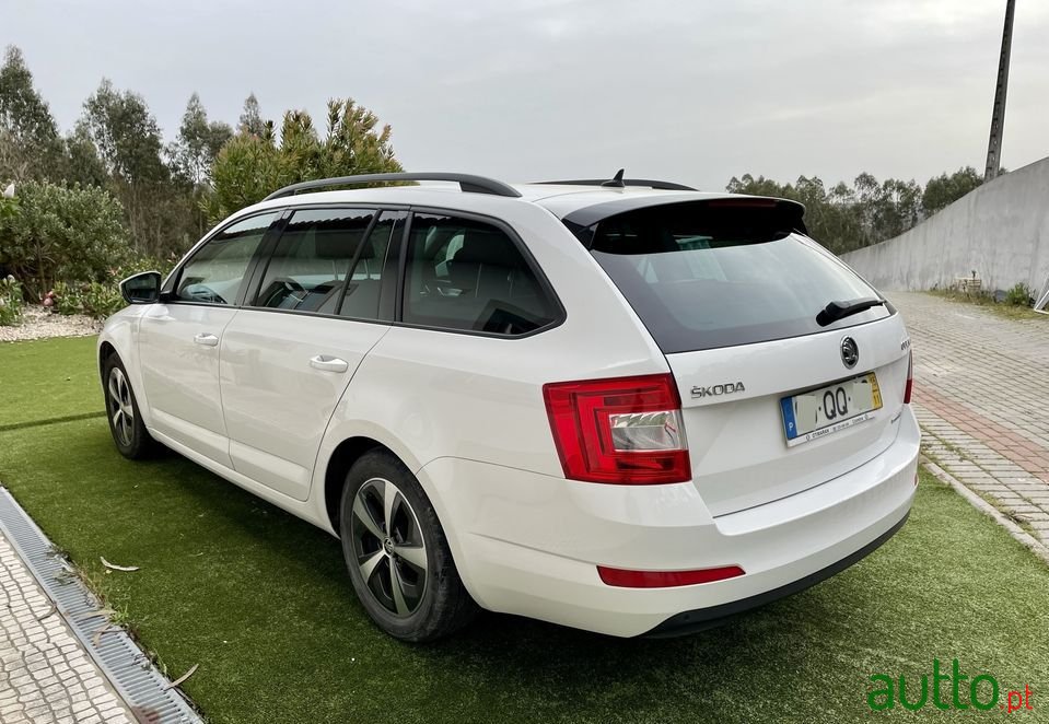 2015' Skoda Octavia Break photo #3
