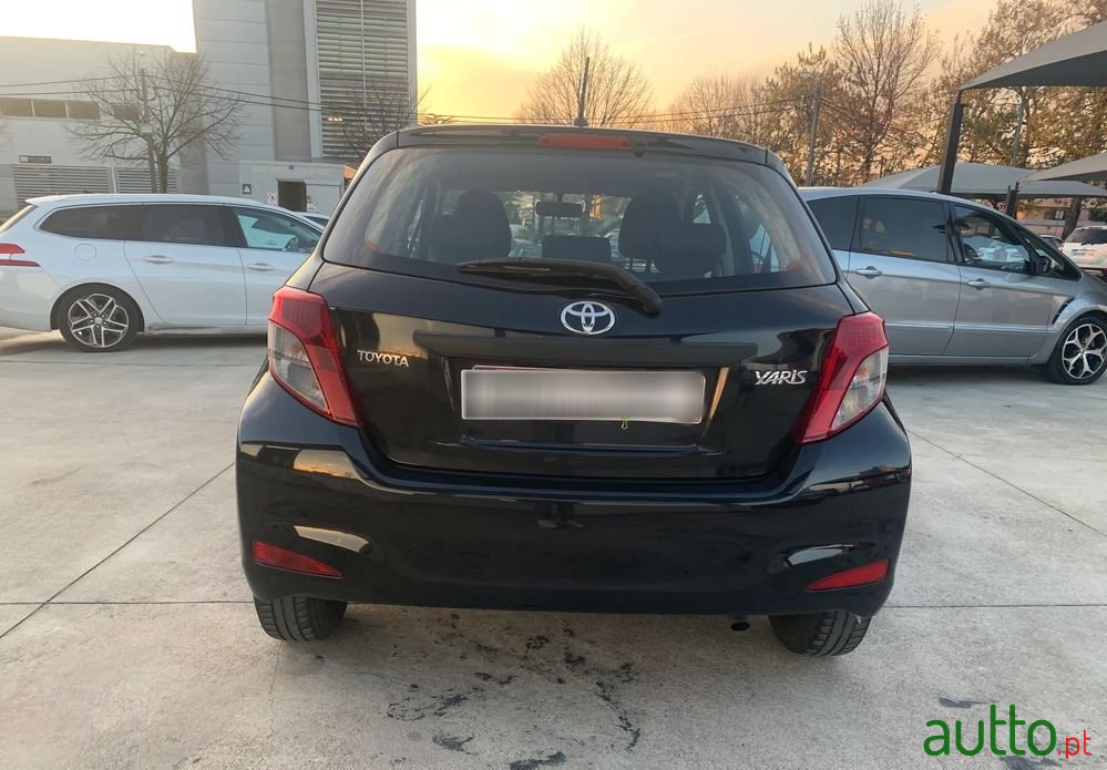 2011' Toyota Yaris 1.4 D-4D photo #5