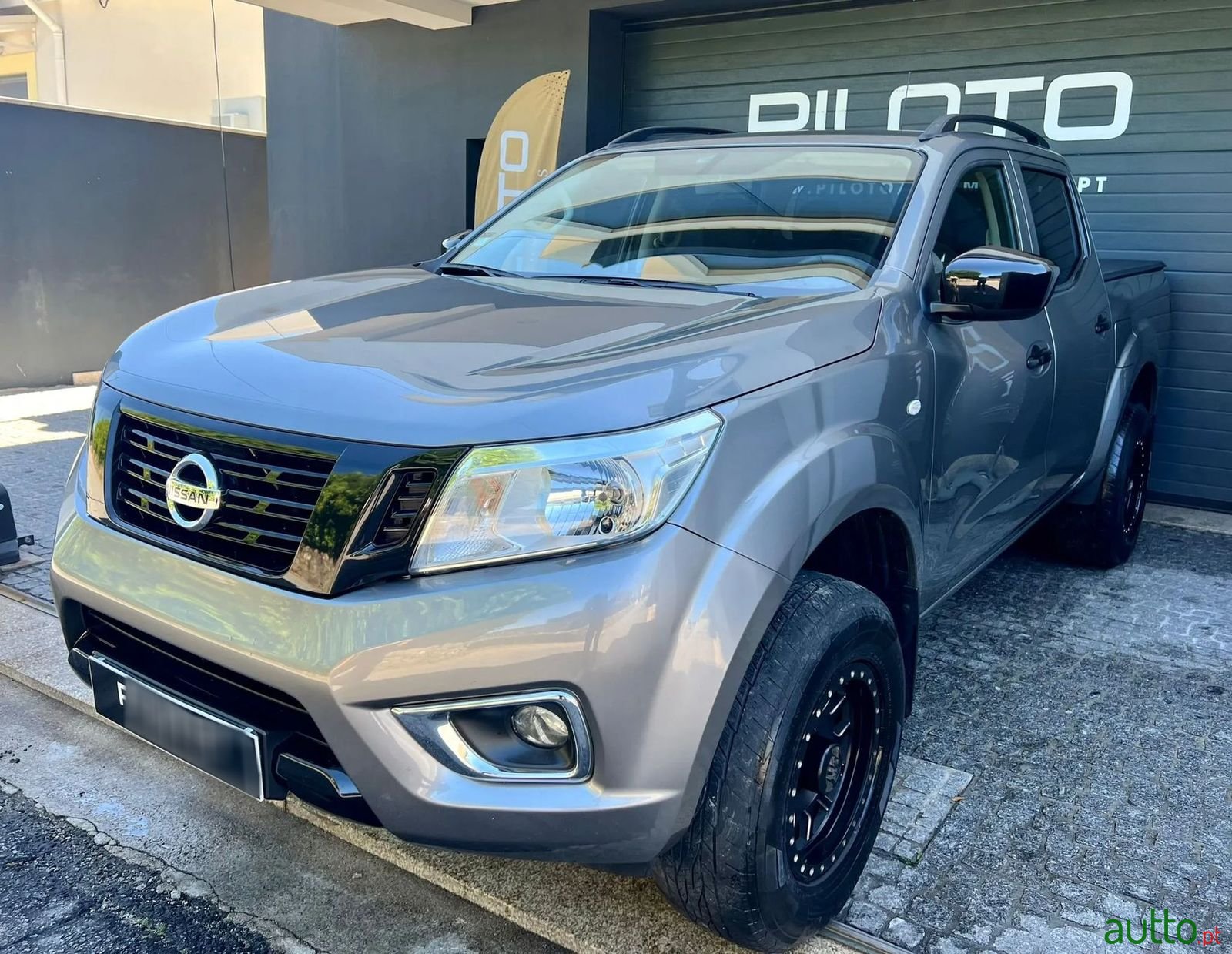 2019' Nissan Navara photo #2