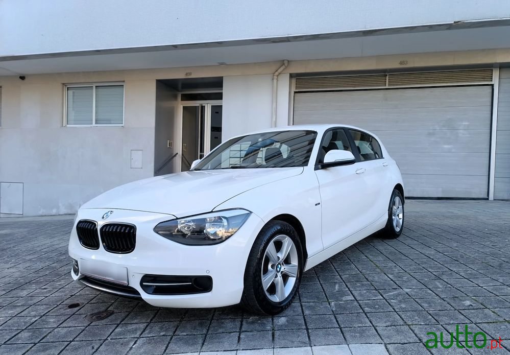 2013' BMW 116 I Sport Line photo #1