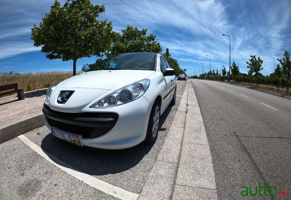 2011' Peugeot 206 Plus photo #4