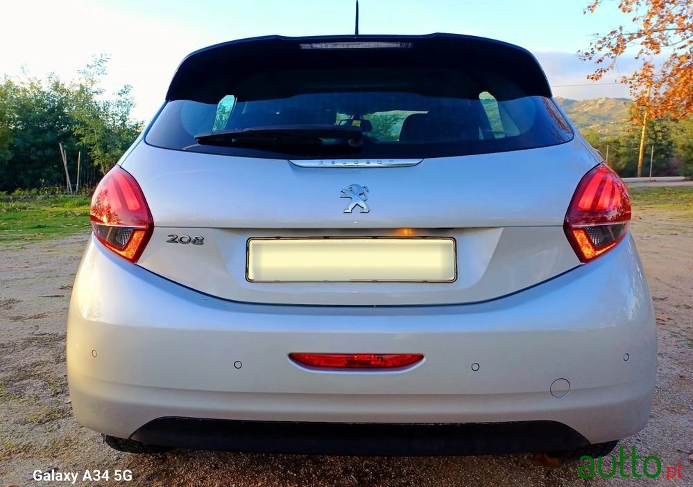 2018' Peugeot 208 1.6 Bluehdi Allure photo #6
