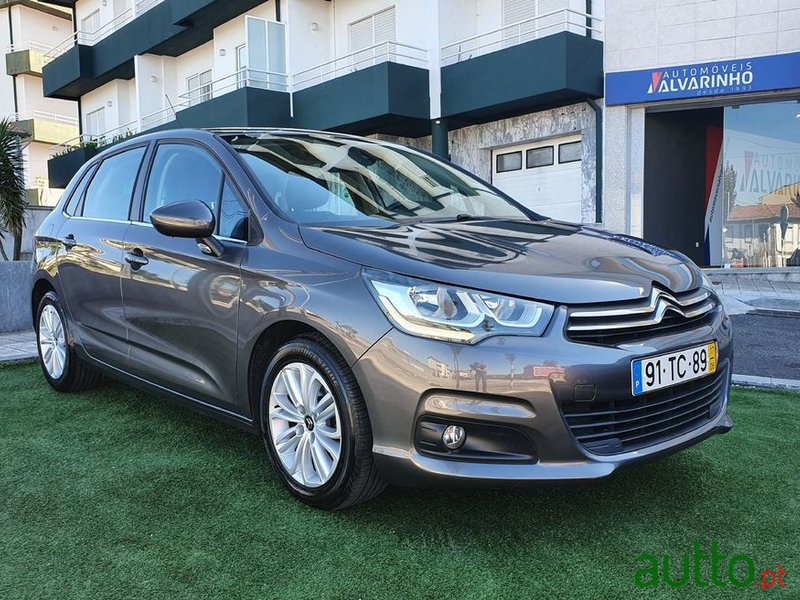 2017' Citroen C4 photo #1