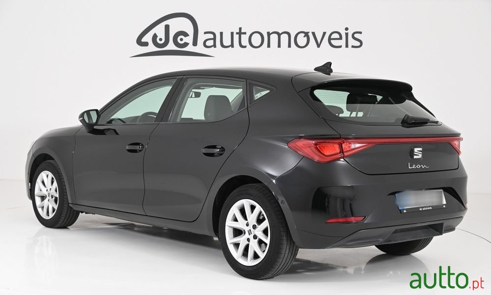 2020' SEAT Leon 1.0 Tsi Style photo #2