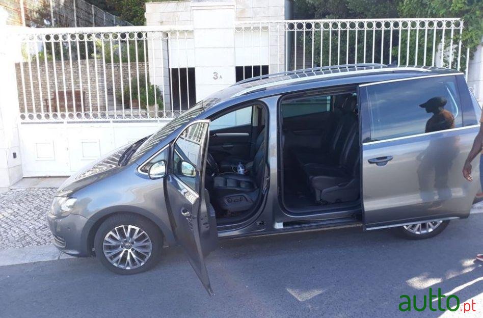 2014' Volkswagen Sharan photo #3