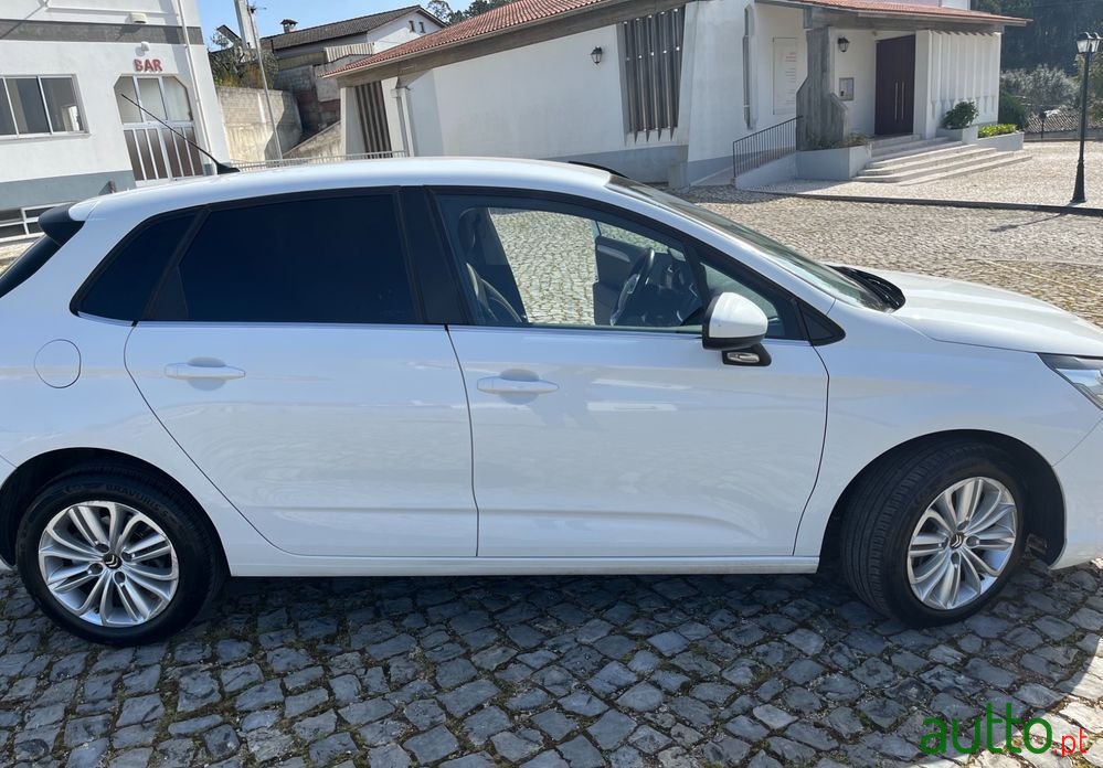 2015' Citroen C4 photo #6