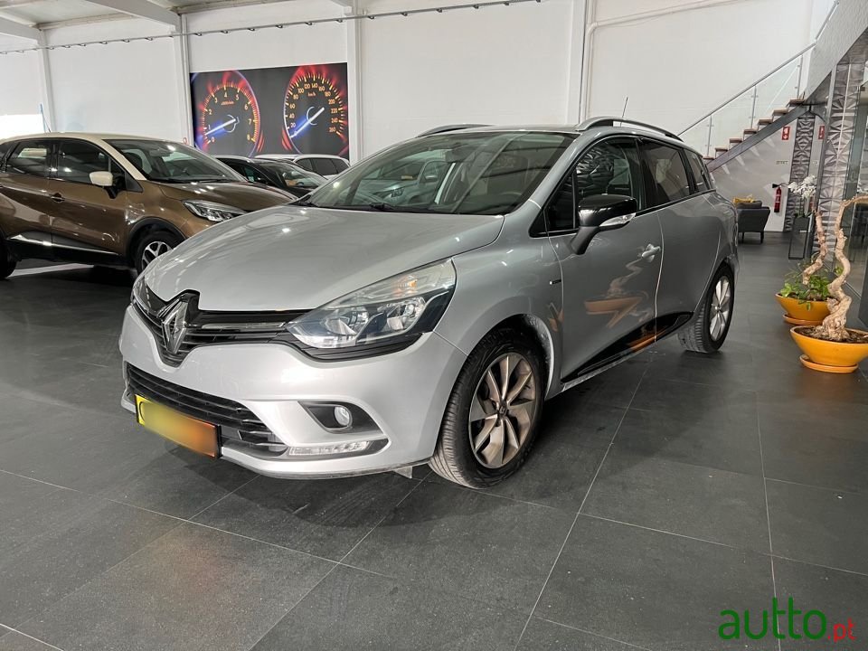 2018' Renault Clio Sport Tourer photo #2