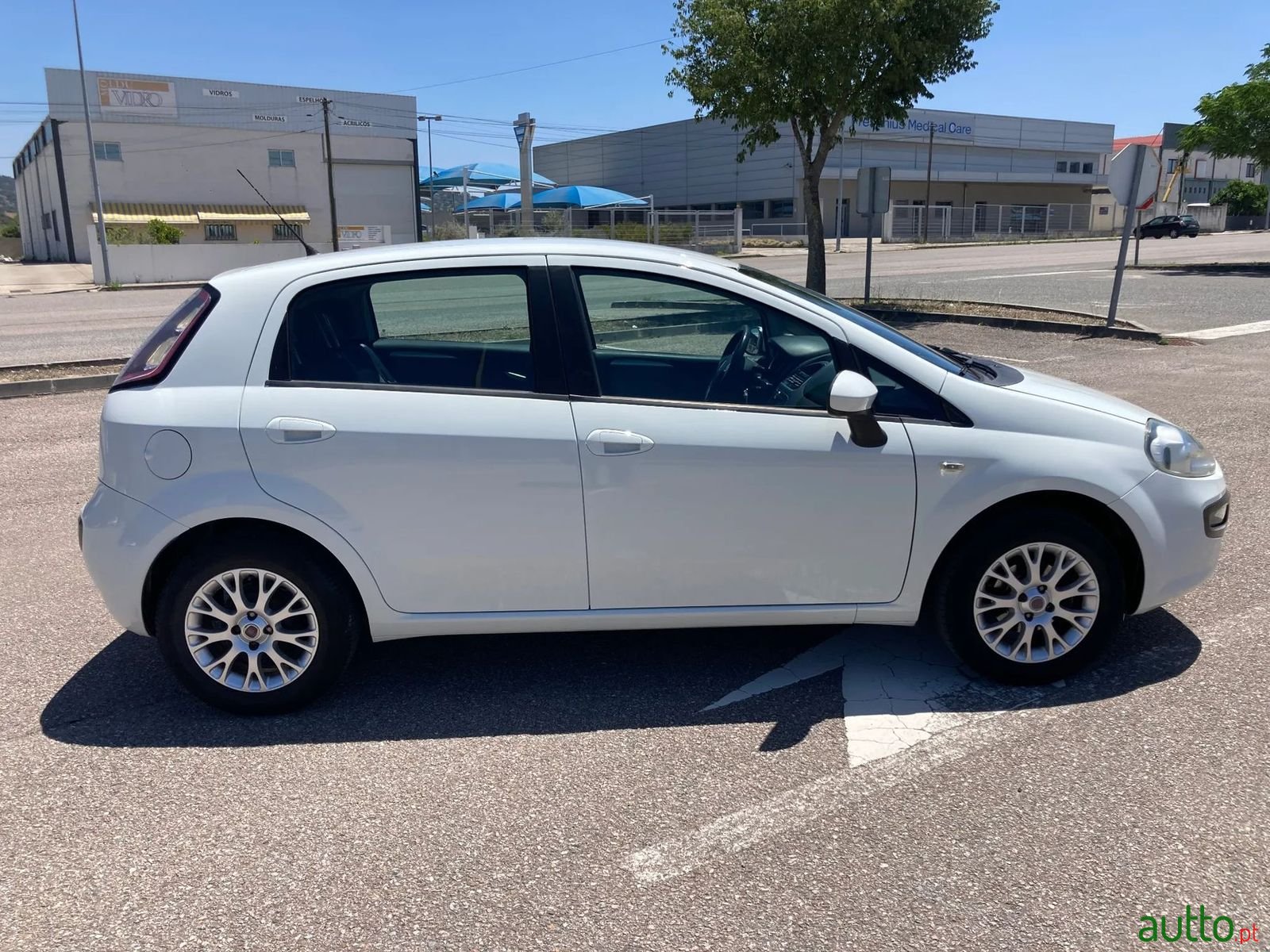 2010' Fiat Punto Evo photo #2
