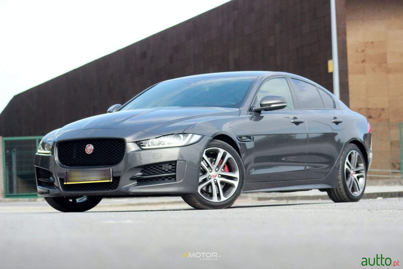 2016' Jaguar XE photo #1