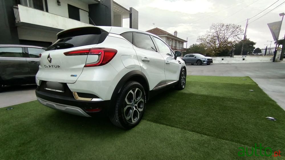 2021' Renault Captur photo #5