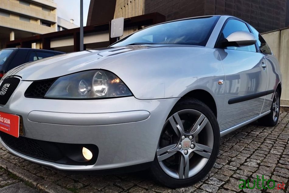 2004' SEAT Ibiza photo #4