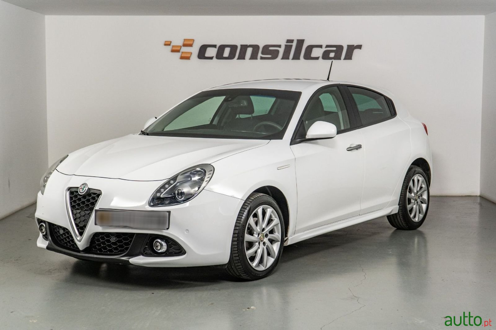 2018' Alfa Romeo Giulietta photo #1