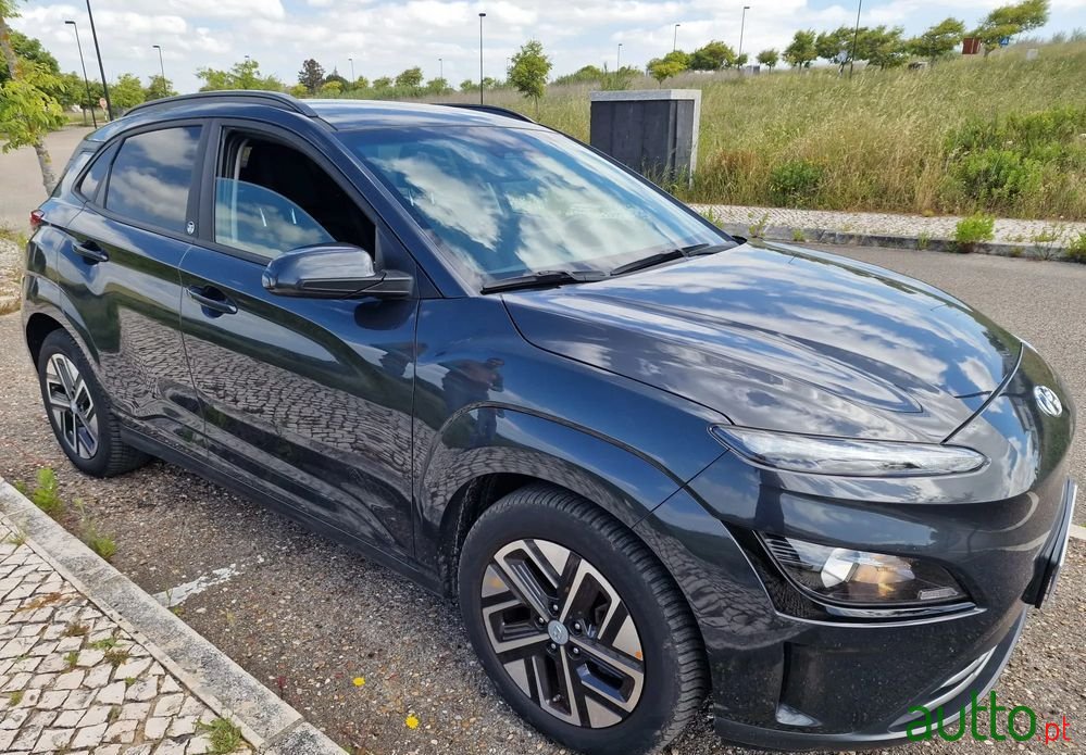 2022' Hyundai Kauai Premium photo #3