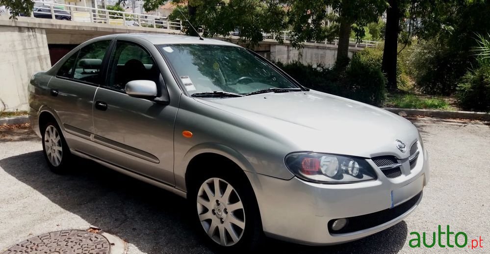 2004' Nissan Almera photo #2
