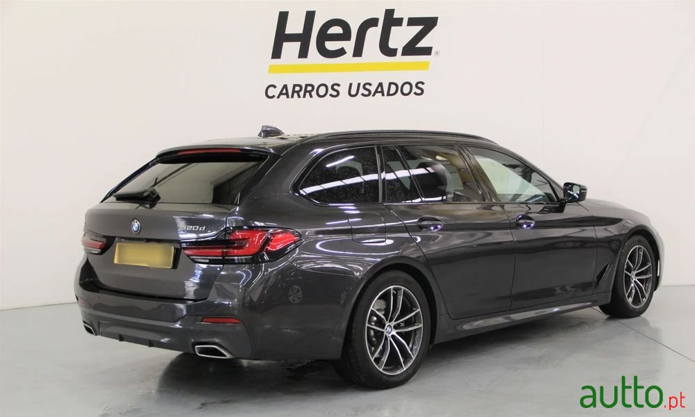 2022' BMW Série 5 D Pack photo #4