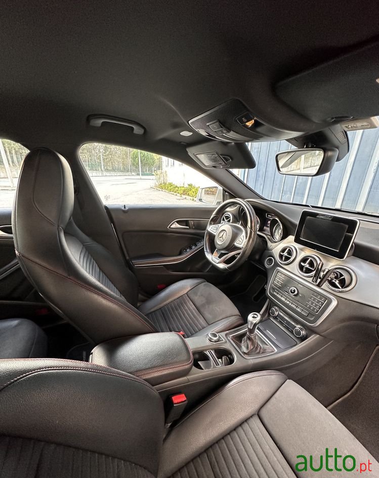 2015' Mercedes-Benz CLA 200 photo #6