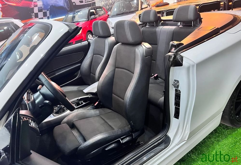 2009' BMW 118 D Pack M photo #4