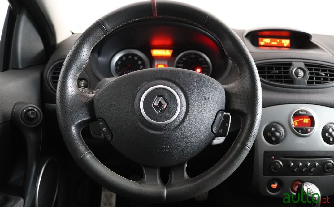2006' Renault Clio Sport photo #5