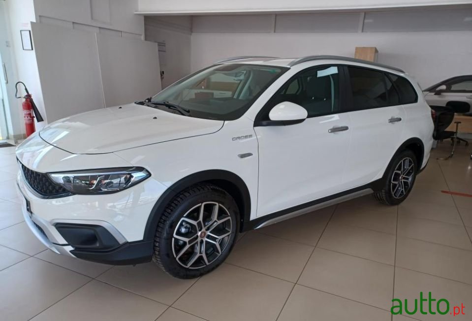 2022' Fiat Tipo Station Wagon photo #6