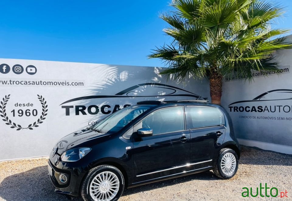 2014' Volkswagen Up photo #2