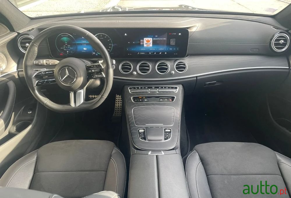 2023' Mercedes-Benz Classe E De Amg Line photo #3