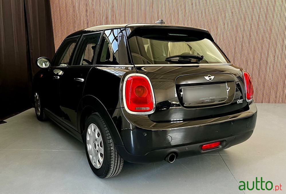 2015' MINI Cooper 5 Portas photo #4