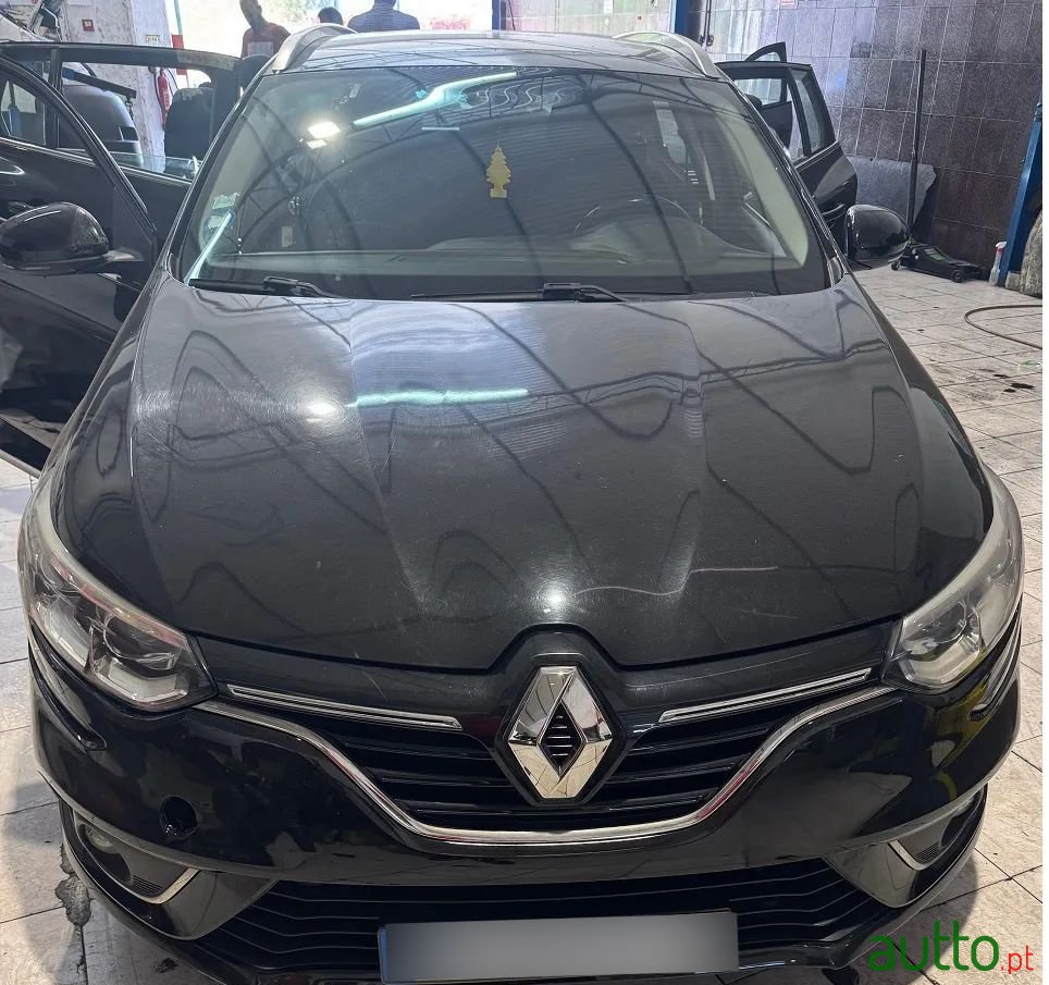 2019' Renault Megane Sport Tourer photo #1