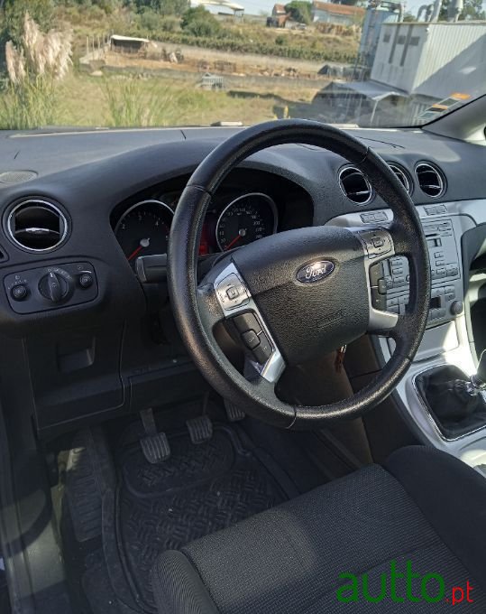 2007' Ford S-Max photo #3