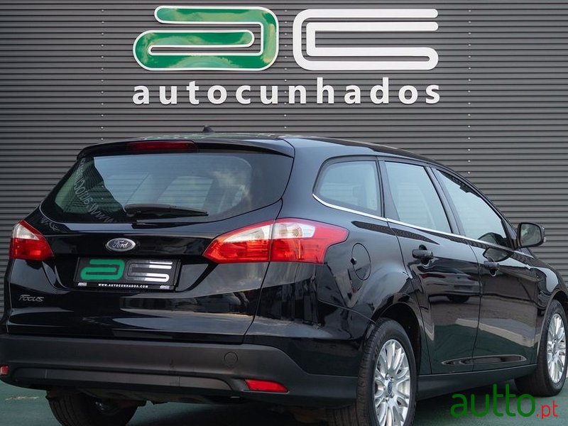2011' Ford Focus Sw photo #6