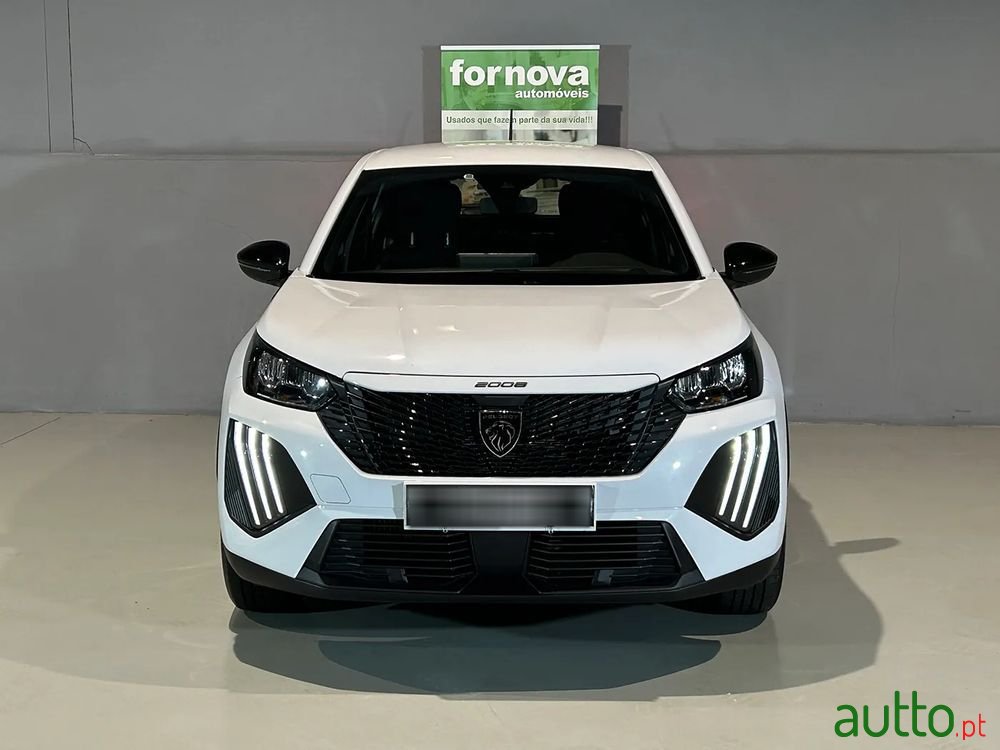 2024' Peugeot 2008 photo #2