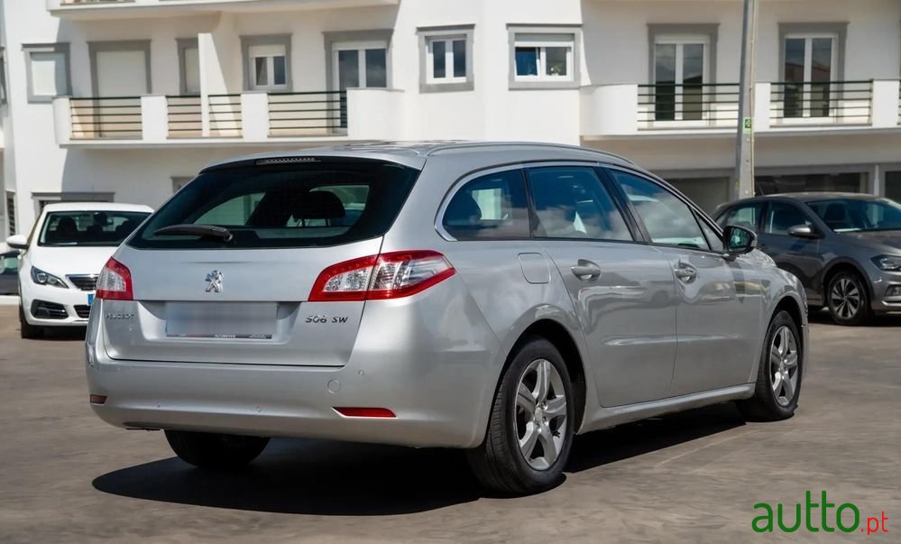 2011' Peugeot 508 Sw photo #3