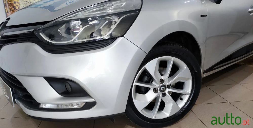 2017' Renault Clio Sport Tourer photo #5