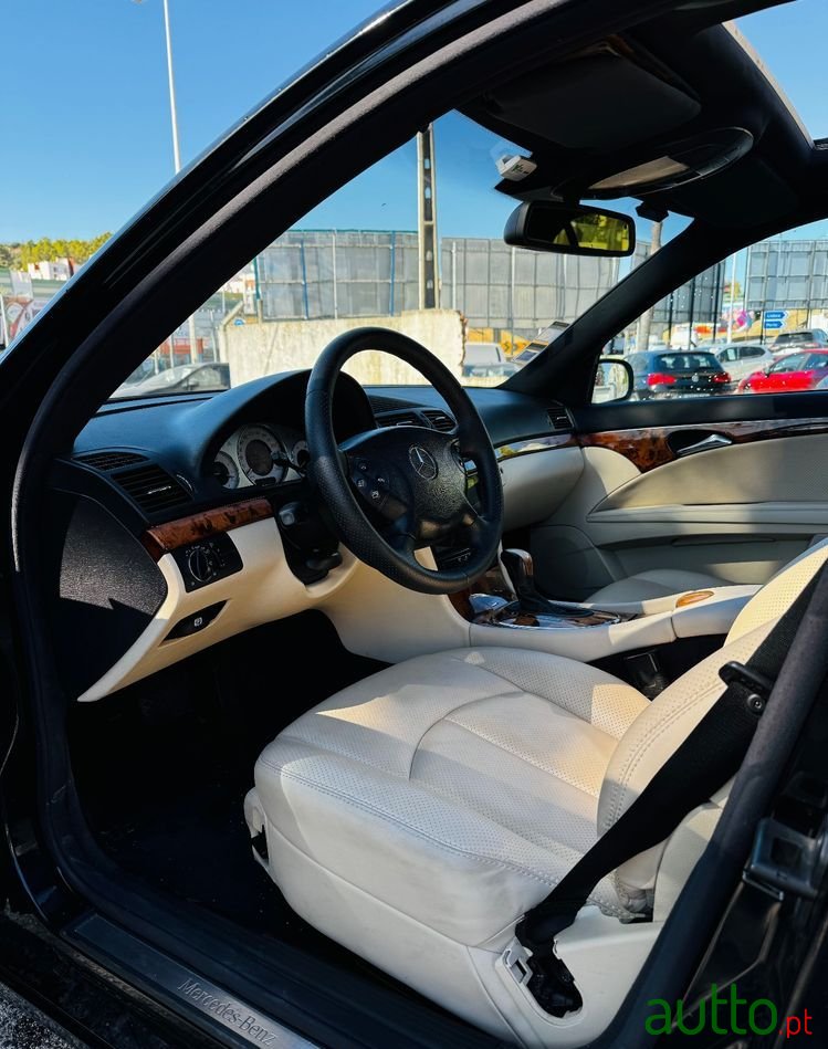 2004' Mercedes-Benz Classe E photo #3