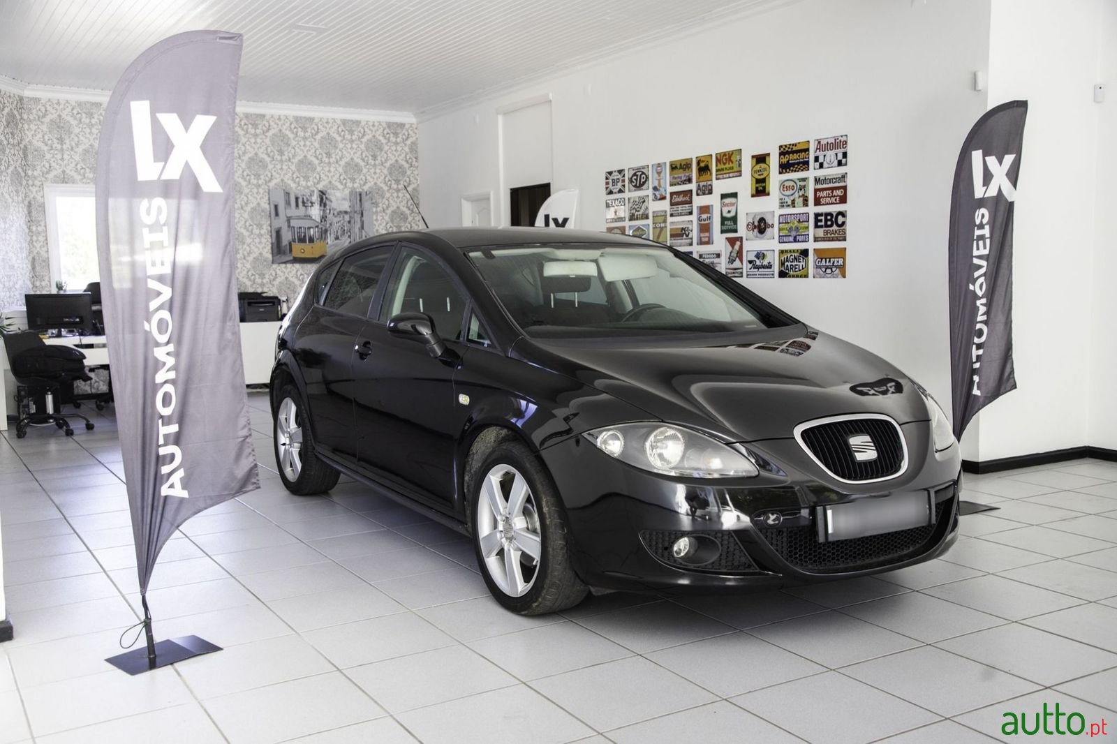 2006' SEAT Leon photo #2
