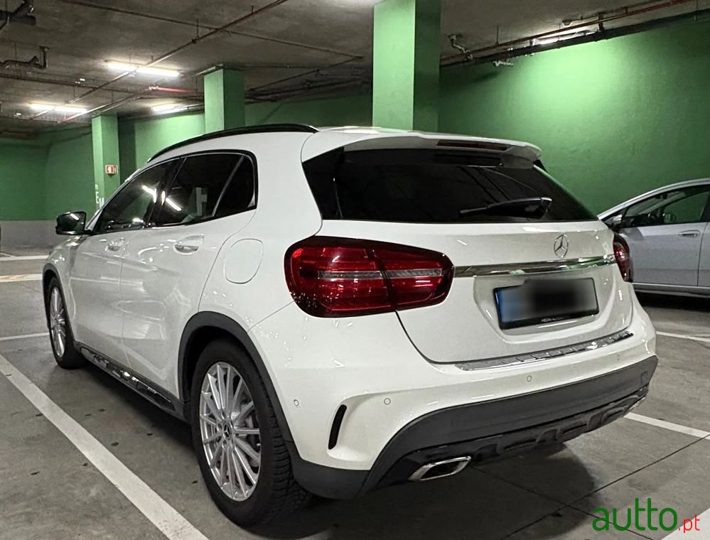 2017' Mercedes-Benz Classe Gla photo #5