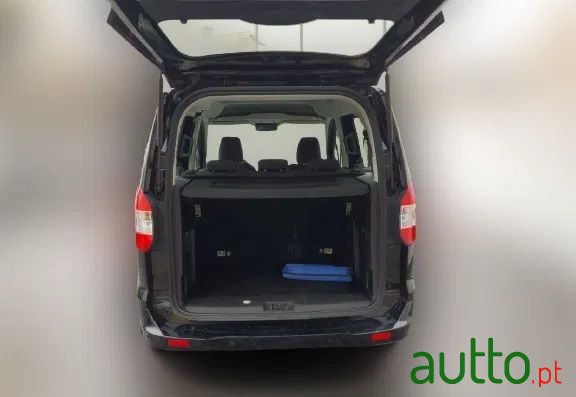 2016' Ford Courier photo #5