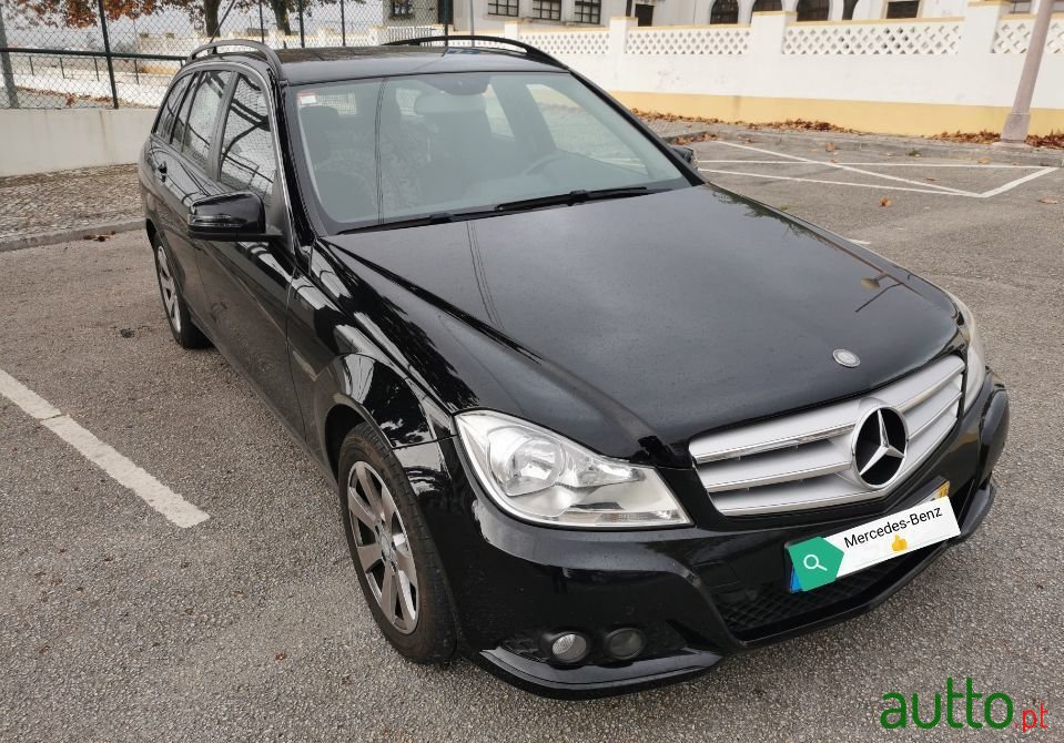 2013' Mercedes-Benz C-200 photo #4