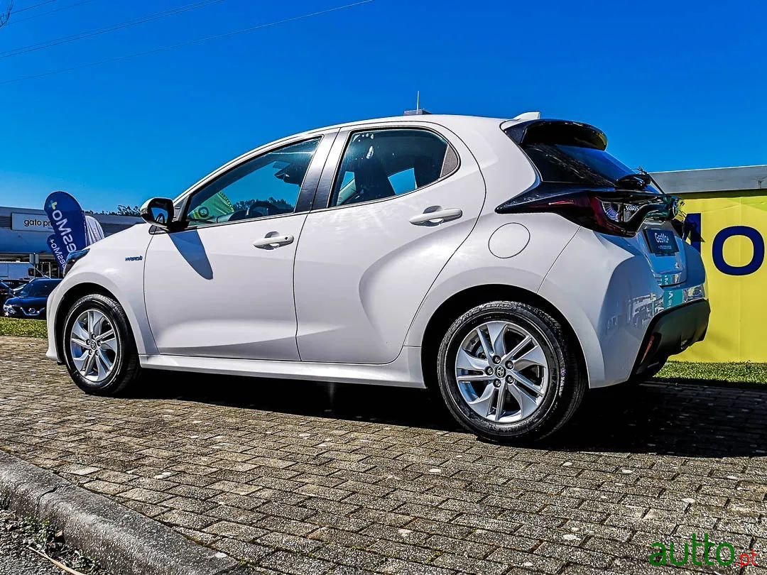 2021' Toyota Yaris photo #4