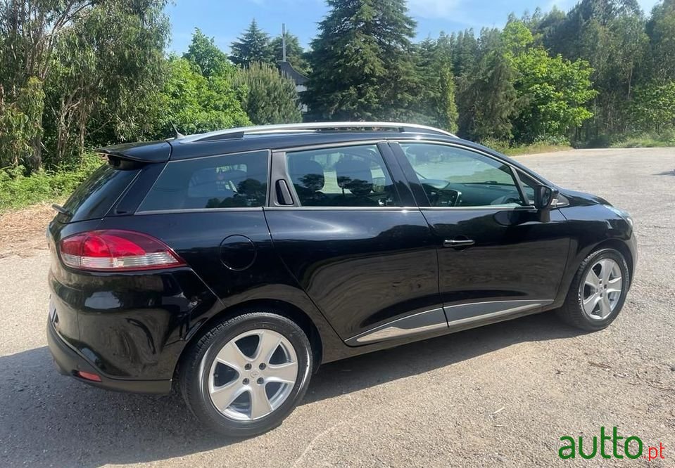 2018' Renault Clio Sport Tourer photo #6