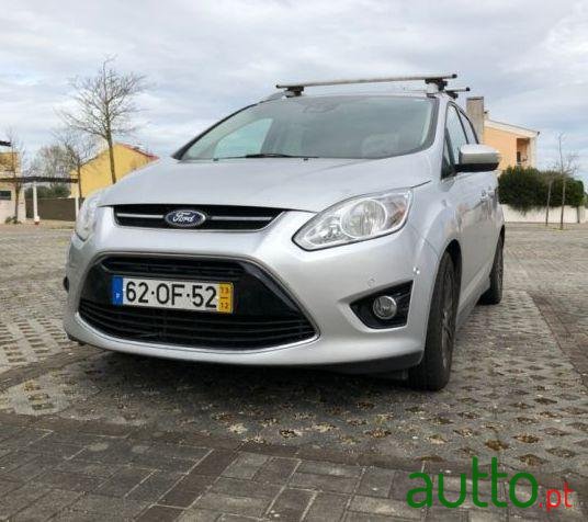 2013' Ford Grand C-MAX Ecoboost photo #2