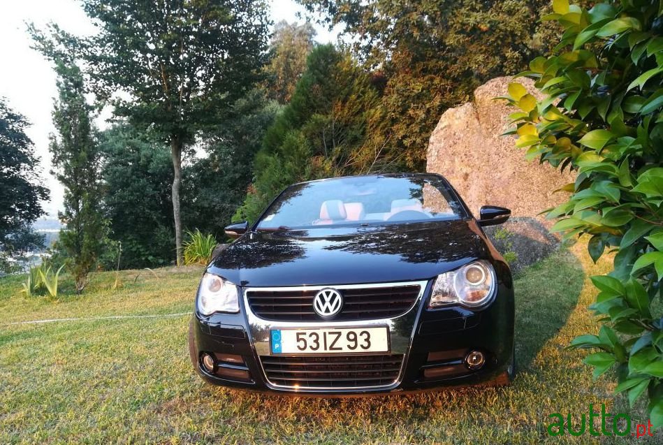 2012' Volkswagen Eos photo #4