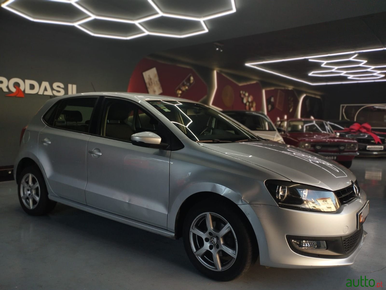 2014' Volkswagen Polo photo #3