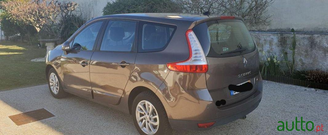 2012' Renault Scenic Grand Scenic 7Lug photo #2