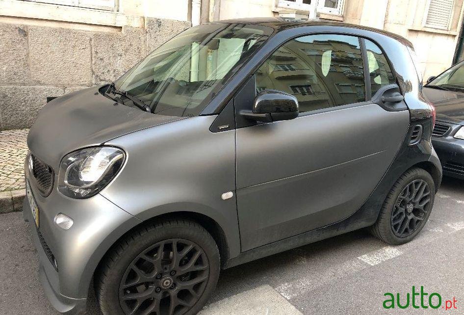2019' Smart Fortwo photo #3